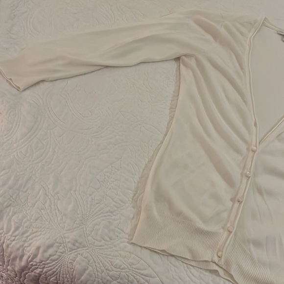 New York and Company - Deep V-Neck Cardigan in White - Size XS - Picture 3 of 8